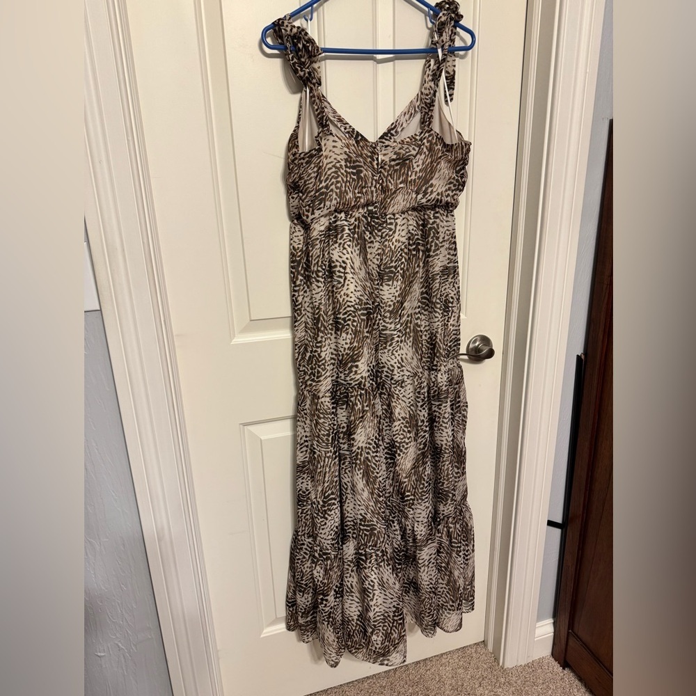 EXPRESS Woman’s Animal Print Maxi Dress Size Medium Flowing Brown and Cream - Picture 8 of 12